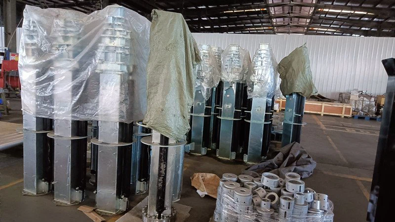 hydraulic mast
